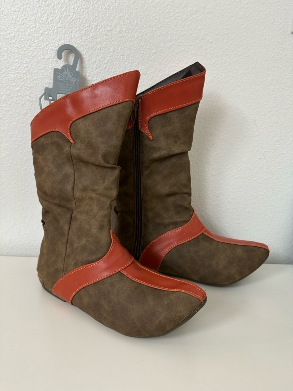 Disney RAYA Boots size 2/3 kids Brown and Orange Ankle Booties Euro 32/33 NEW!